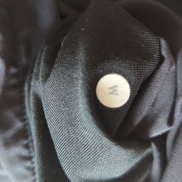 Lululemon pace breaker shorts lined 9" inseam - Picture 4 of 4